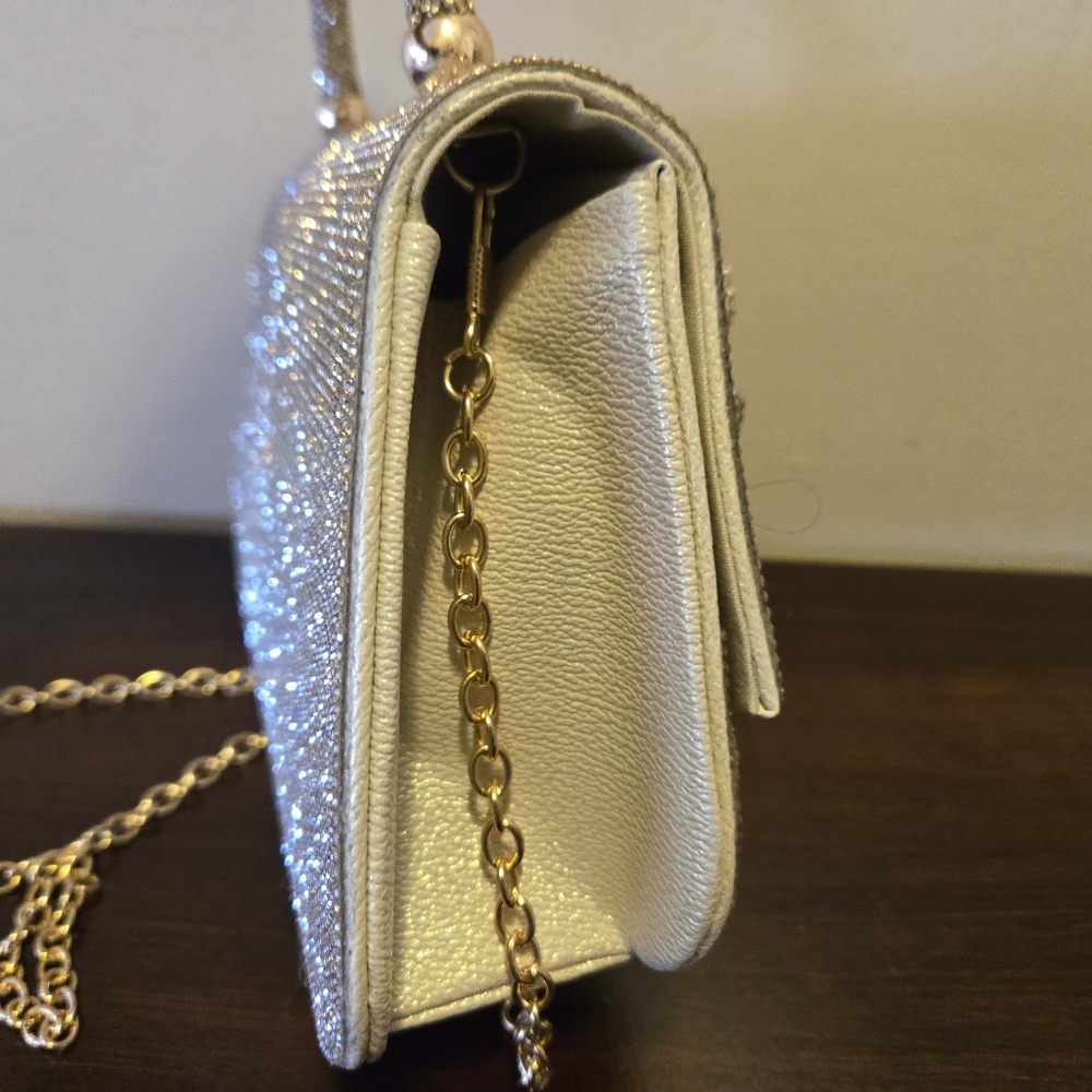 Windsor Gold Rhinestone Bow Clutch✨️🌃 - Picture 6 of 11